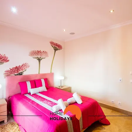 #228 Garrett Flats By Holidays *