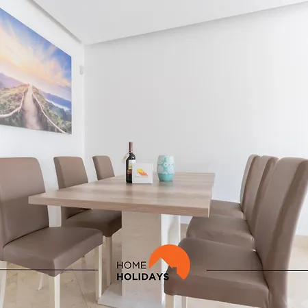 #228 Garrett Flats By Holidays Apartment