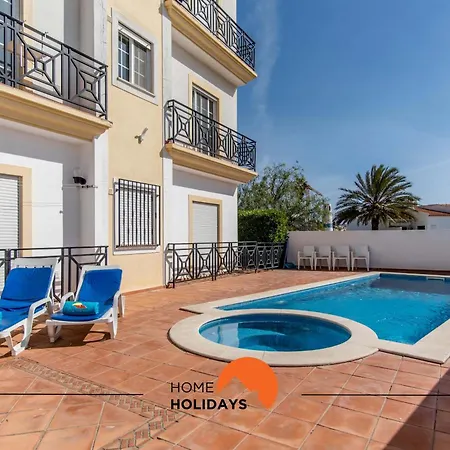 #228 Garrett Flats By Holidays