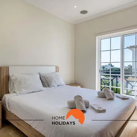 Appartement #228 Garrett Flats By Holidays *