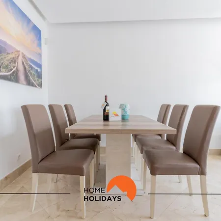 #228 Garrett Flats By Holidays Apartment