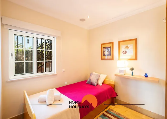 #228 Garrett Flats By Holidays