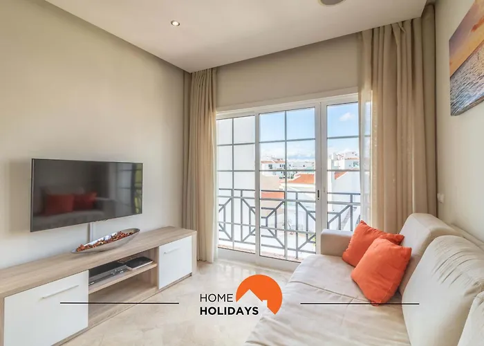 #228 Garrett Flats By Holidays *