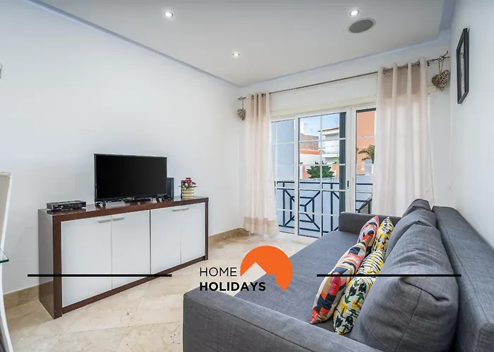 #228 Garrett Flats By Holidays *