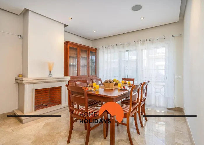 #228 Garrett Flats By Holidays *